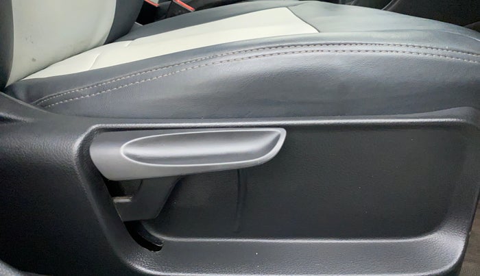 2016 Volkswagen Polo COMFORTLINE 1.2L PETROL, Petrol, Manual, 44,682 km, Driver Side Adjustment Panel