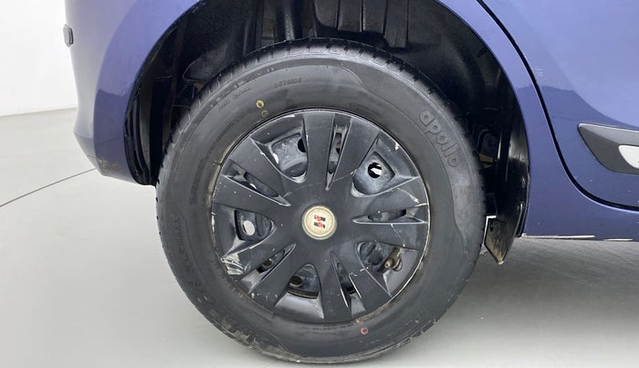 2019 Maruti Swift VXI AMT, Petrol, Automatic, 42,455 km, Right Rear Wheel
