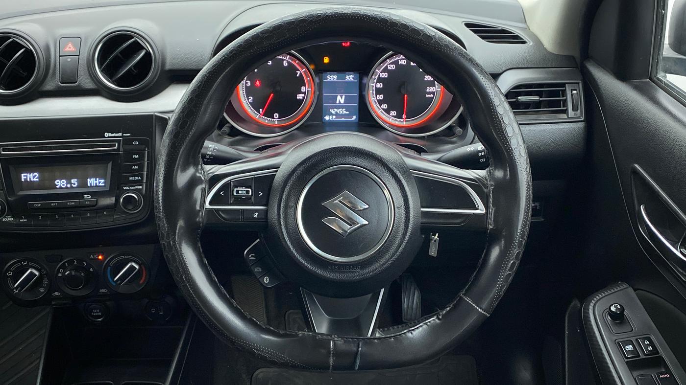 2019 Maruti Swift VXI AMT, Petrol, Automatic, 42,455 km, Steering Wheel Close Up