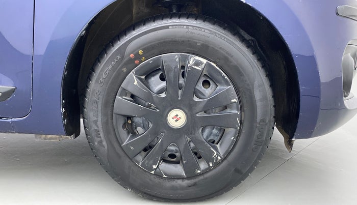 2019 Maruti Swift VXI AMT, Petrol, Automatic, 42,455 km, Right Front Wheel