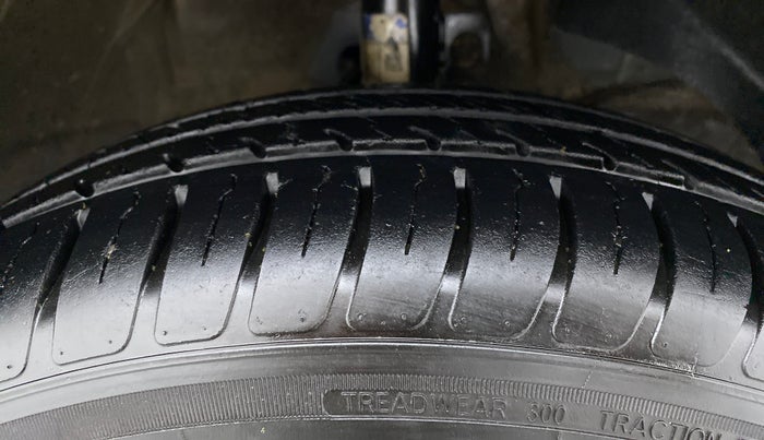 2019 Maruti Swift VXI AMT, Petrol, Automatic, 42,455 km, Right Front Tyre Tread