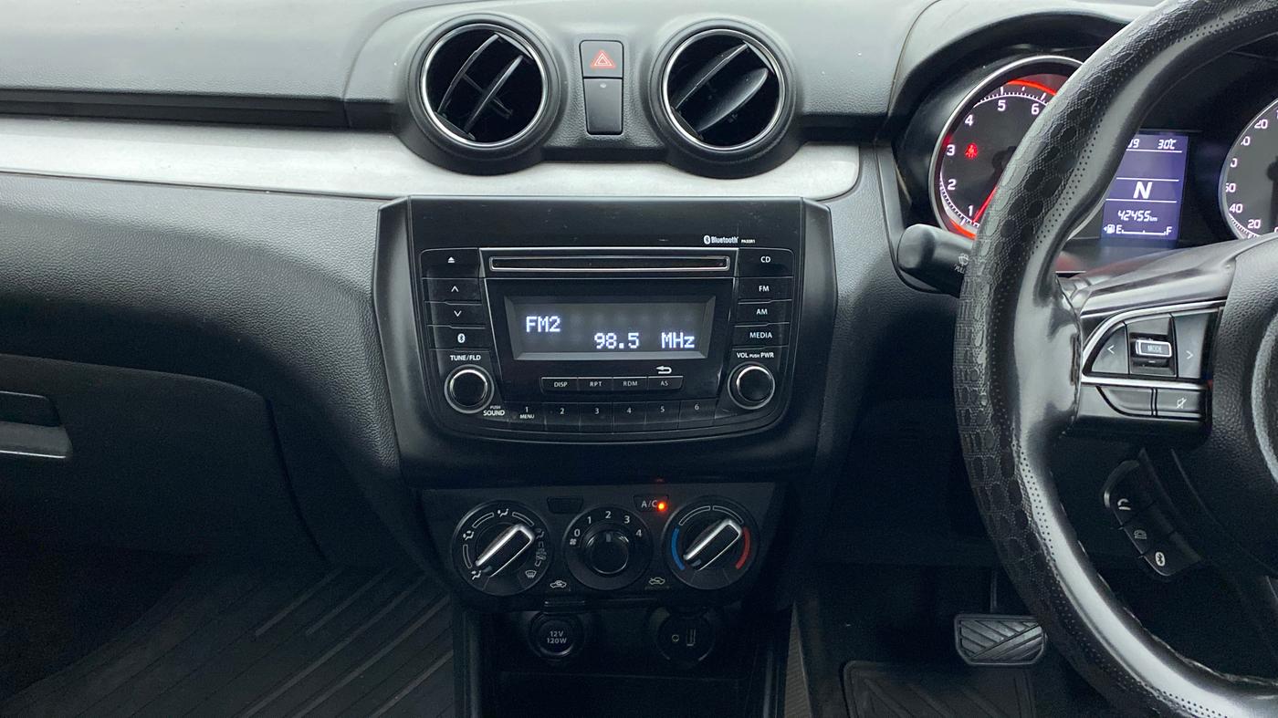 2019 Maruti Swift VXI AMT, Petrol, Automatic, 42,455 km, Air Conditioner