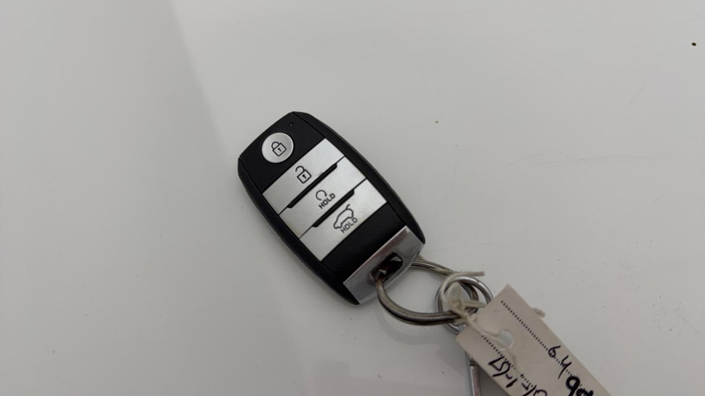 2022 KIA SELTOS HTX PETROL 1.5, Petrol, Manual, 38,834 km, Key Close Up