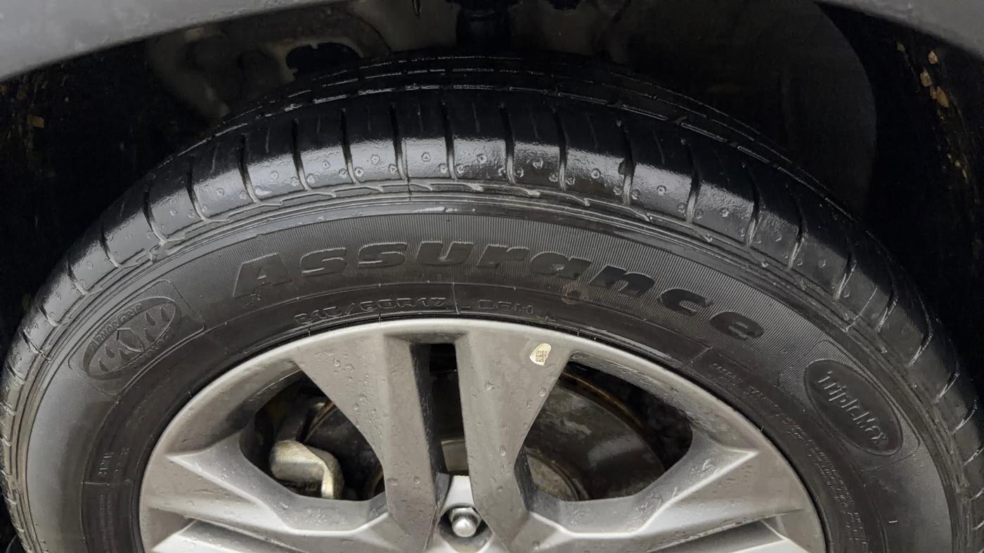 2022 KIA SELTOS HTX PETROL 1.5, Petrol, Manual, 38,834 km, Left Front Tyre Tread