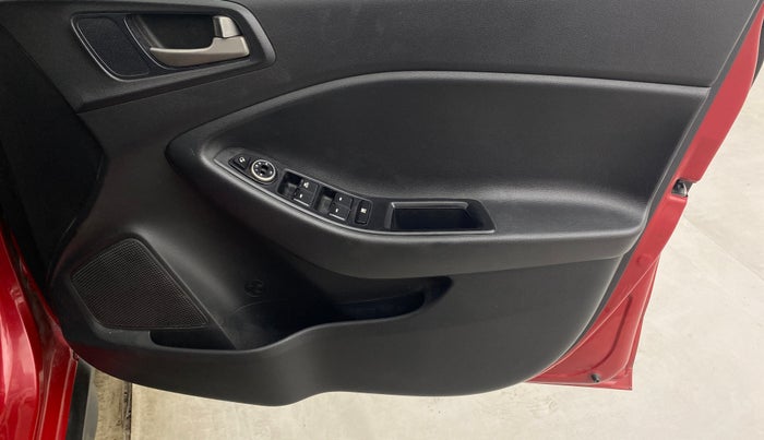 2016 Hyundai i20 Active 1.2 SX, Petrol, Manual, 83,976 km, Driver Side Door Panels Control