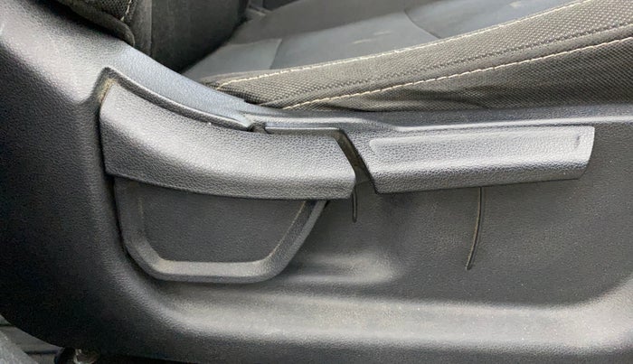 2022 Hyundai NEW I20 SPORTZ 1.2 MT, Petrol, Manual, 96,421 km, Driver Side Adjustment Panel