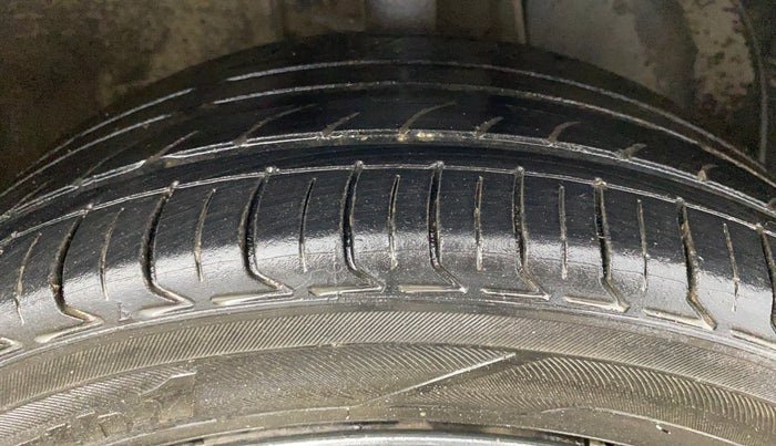 2022 Hyundai NEW I20 SPORTZ 1.2 MT, Petrol, Manual, 96,421 km, Right Front Tyre Tread