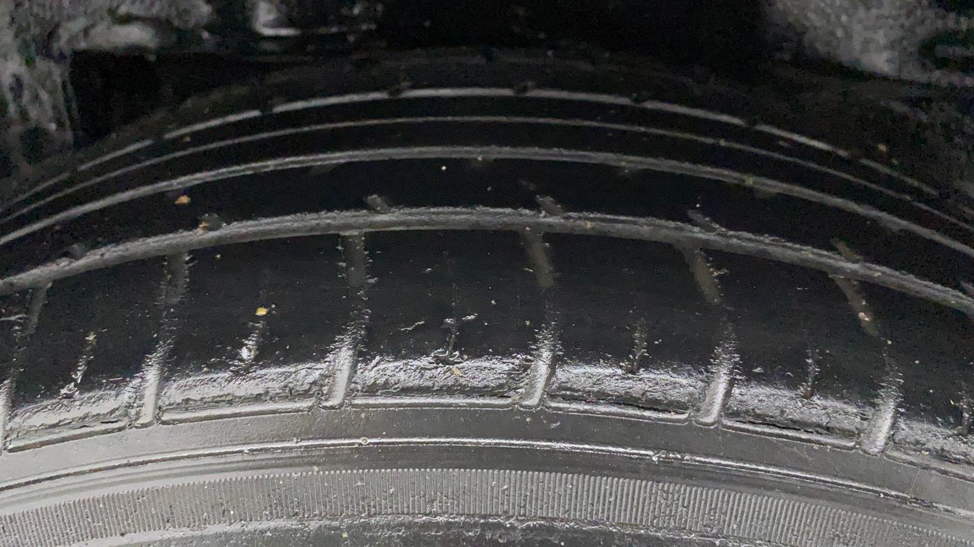 2016 Toyota Corolla Altis VL CVT PETROL, Petrol, Automatic, 35,087 km, Left Rear Tyre Tread