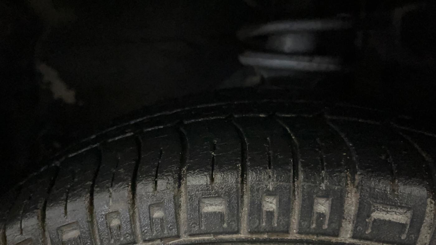 2017 Maruti Alto 800 LXI, Petrol, Manual, 18,673 km, Left Front Tyre Tread