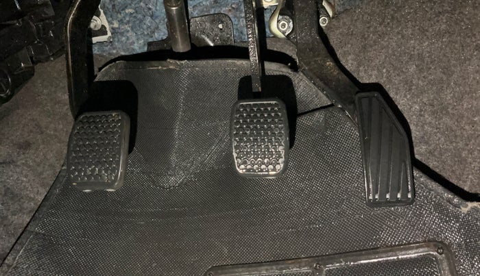 2017 Maruti Alto 800 LXI, Petrol, Manual, 18,607 km, Pedals