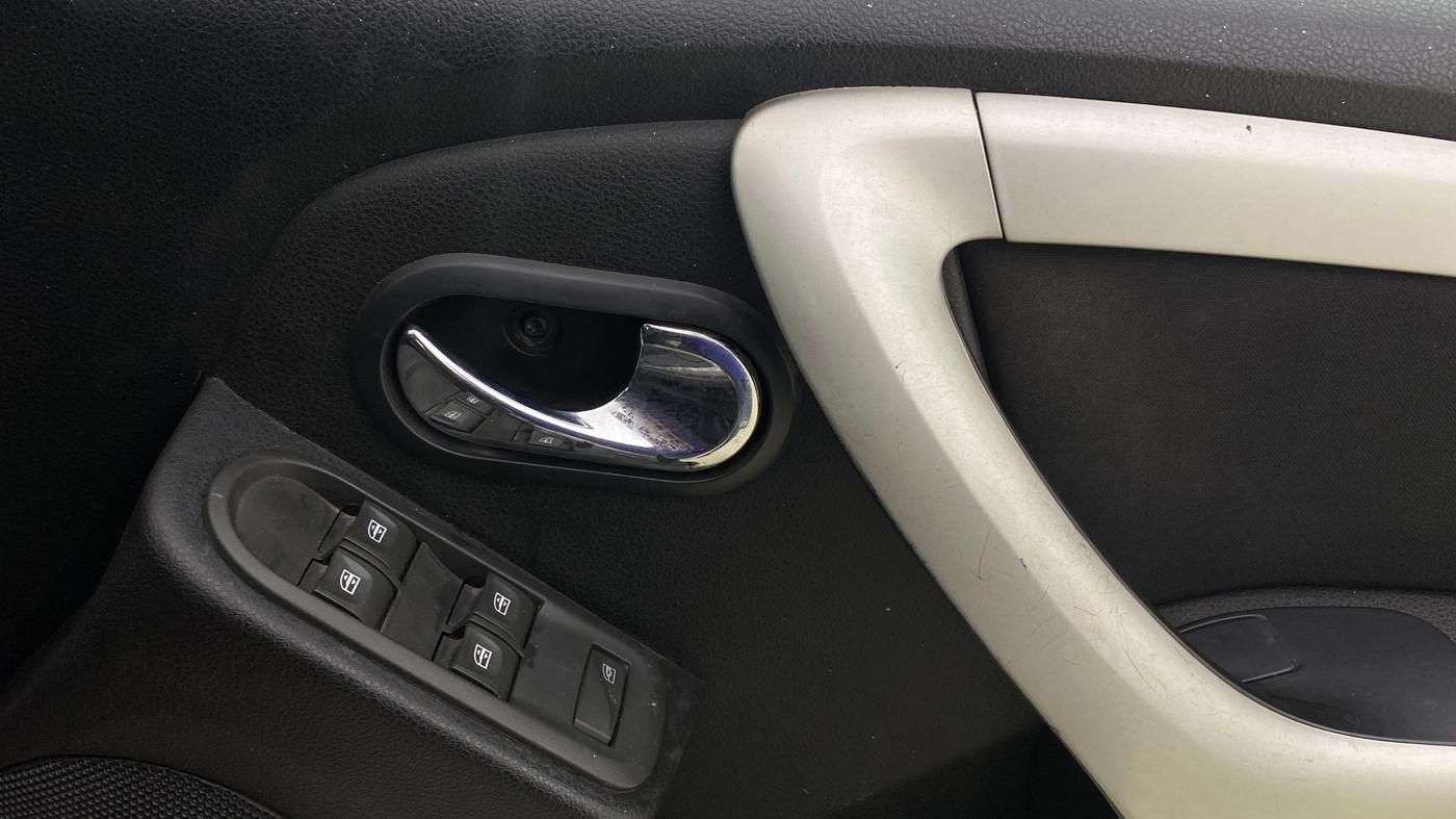 2018 Nissan Terrano  XL D Plus, Diesel, Manual, 55,979 km, Driver Side Door Panels Control