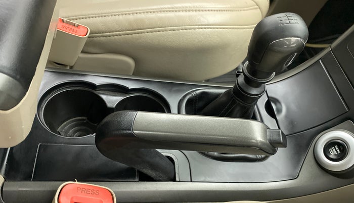 2015 Mahindra XUV500 W10 FWD, Diesel, Manual, 86,946 km, Gear Lever