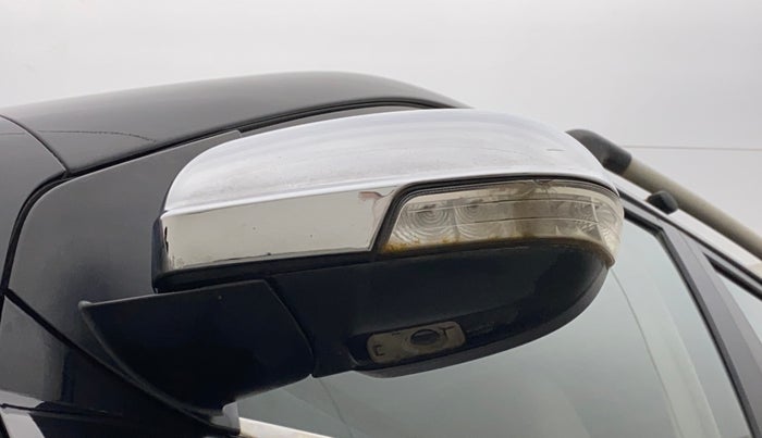 2015 Mahindra XUV500 W10 FWD, Diesel, Manual, 86,946 km, Left rear-view mirror - Indicator light has minor damage