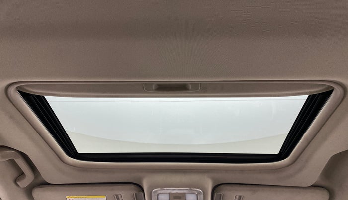 2015 Mahindra XUV500 W10 FWD, Diesel, Manual, 86,946 km, Moonroof/ Sunroof