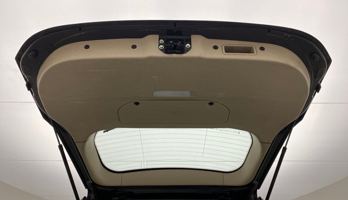 2015 Mahindra XUV500 W10 FWD, Diesel, Manual, 86,946 km, Boot Door Open