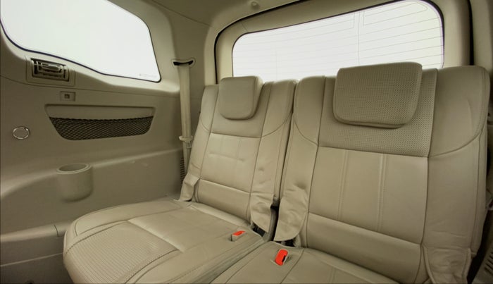 2015 Mahindra XUV500 W10 FWD, Diesel, Manual, 86,946 km, Third Seat Row ( optional )