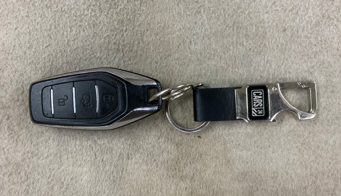 2015 Mahindra XUV500 W10 FWD, Diesel, Manual, 86,946 km, Key Close Up