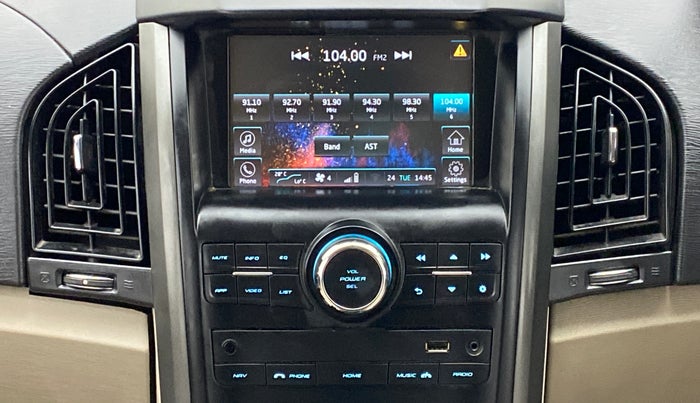 2015 Mahindra XUV500 W10 FWD, Diesel, Manual, 86,946 km, Infotainment System