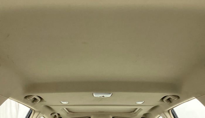 2015 Mahindra XUV500 W10 FWD, Diesel, Manual, 86,946 km, Ceiling - Roof lining minor dirty