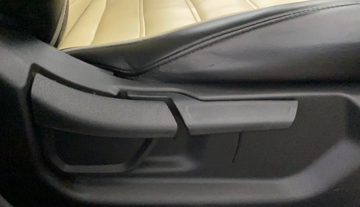 2021 Hyundai Creta SX 1.5 PETROL, Petrol, Manual, 52,417 km, Driver Side Adjustment Panel