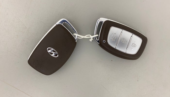 2020 Hyundai AURA SX 1.2, Petrol, Manual, 39,969 km, Key Close Up