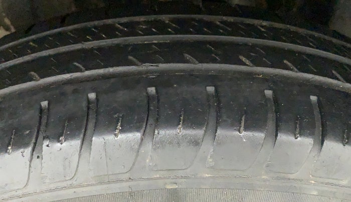 2018 Maruti Swift VXI AMT, Petrol, Automatic, 47,504 km, Left Rear Tyre Tread