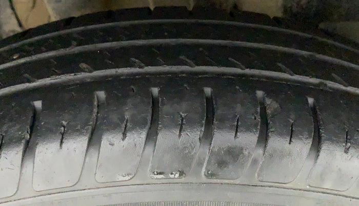 2018 Maruti Swift VXI AMT, Petrol, Automatic, 47,504 km, Right Rear Tyre Tread