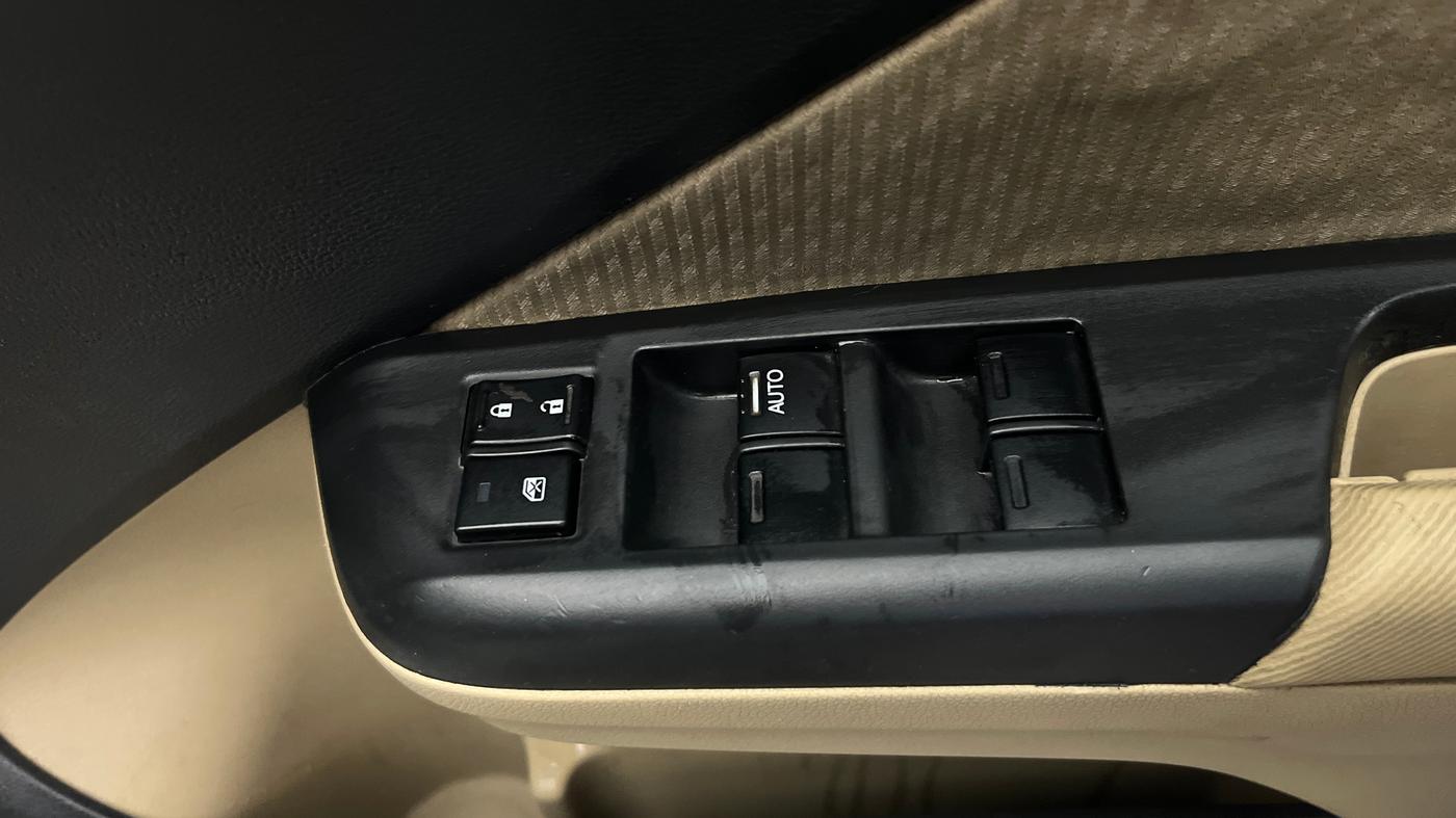 2017 Honda City 1.5L I-VTEC V MT, Petrol, Manual, 68,797 km, Driver Side Door Panels Control