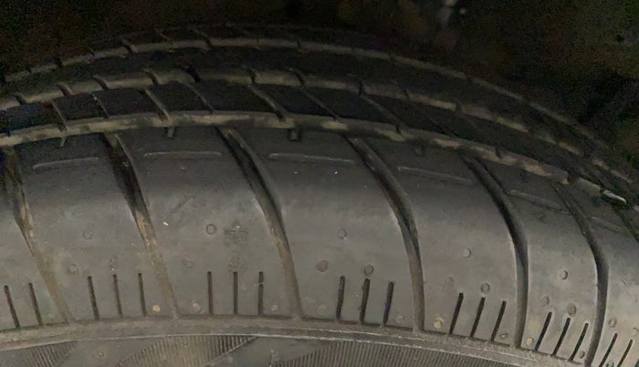 2016 Maruti Ertiga VDI SHVS, Diesel, Manual, 83,271 km, Right Rear Tyre Tread