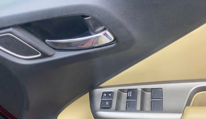 2018 Honda City 1.5L I-DTEC ZX, Diesel, Manual, 1,47,229 km, Driver Side Door Panels Control