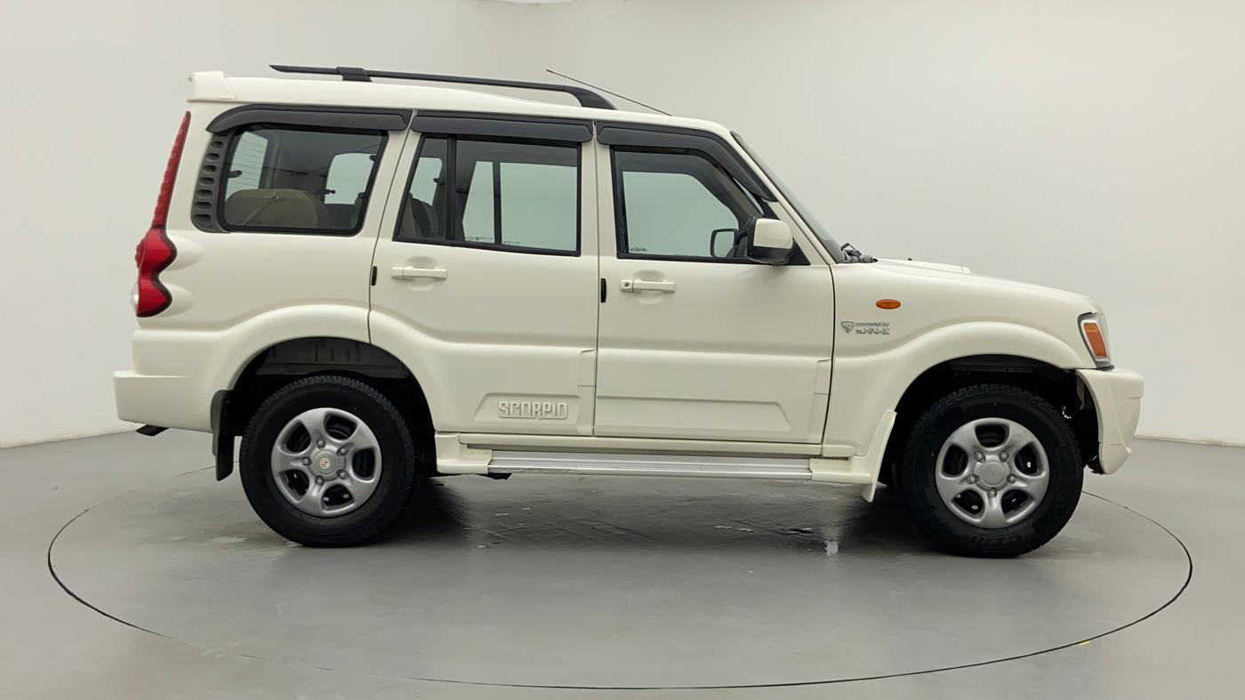 2014 Mahindra Scorpio SLE BS IV, Diesel, Manual, 45,830 km, Right Side