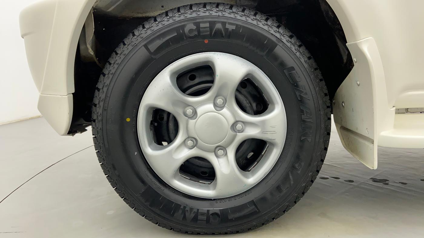2014 Mahindra Scorpio SLE BS IV, Diesel, Manual, 45,830 km, Left Front Wheel