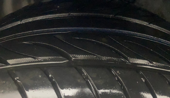 2018 Hyundai Elite i20 ASTA 1.2, Petrol, Manual, 80,891 km, Left Front Tyre Tread