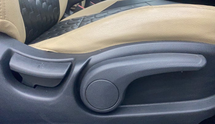 2018 Hyundai Elite i20 ASTA 1.2, Petrol, Manual, 80,891 km, Driver Side Adjustment Panel