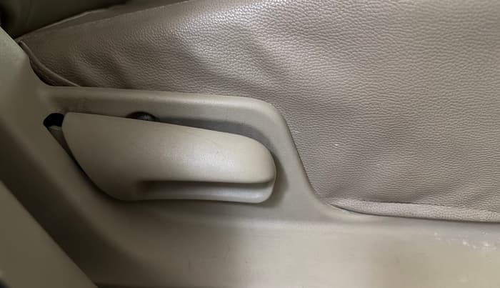 2015 Maruti Swift Dzire LXI, Petrol, Manual, 34,010 km, Driver Side Adjustment Panel