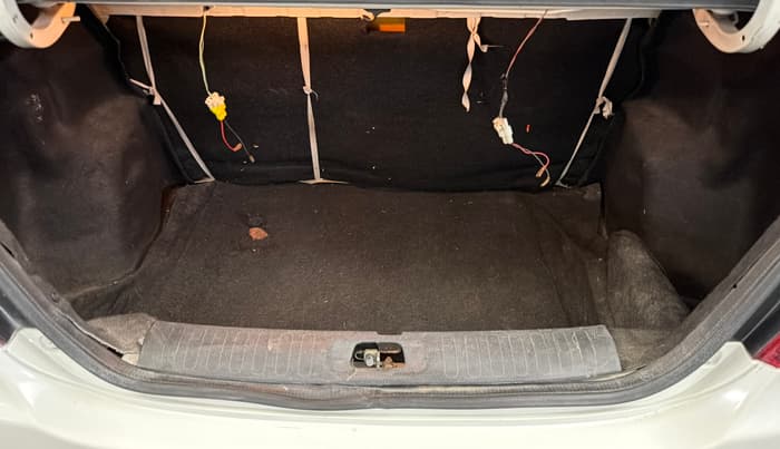 2015 Maruti Swift Dzire LXI, Petrol, Manual, 34,010 km, Boot Inside