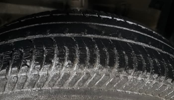 2015 Maruti Swift Dzire LXI, Petrol, Manual, 34,010 km, Right Front Tyre Tread