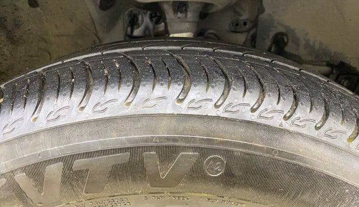 2014 Honda Brio VX MT, Petrol, Manual, 31,543 km, Right Front Tyre Tread