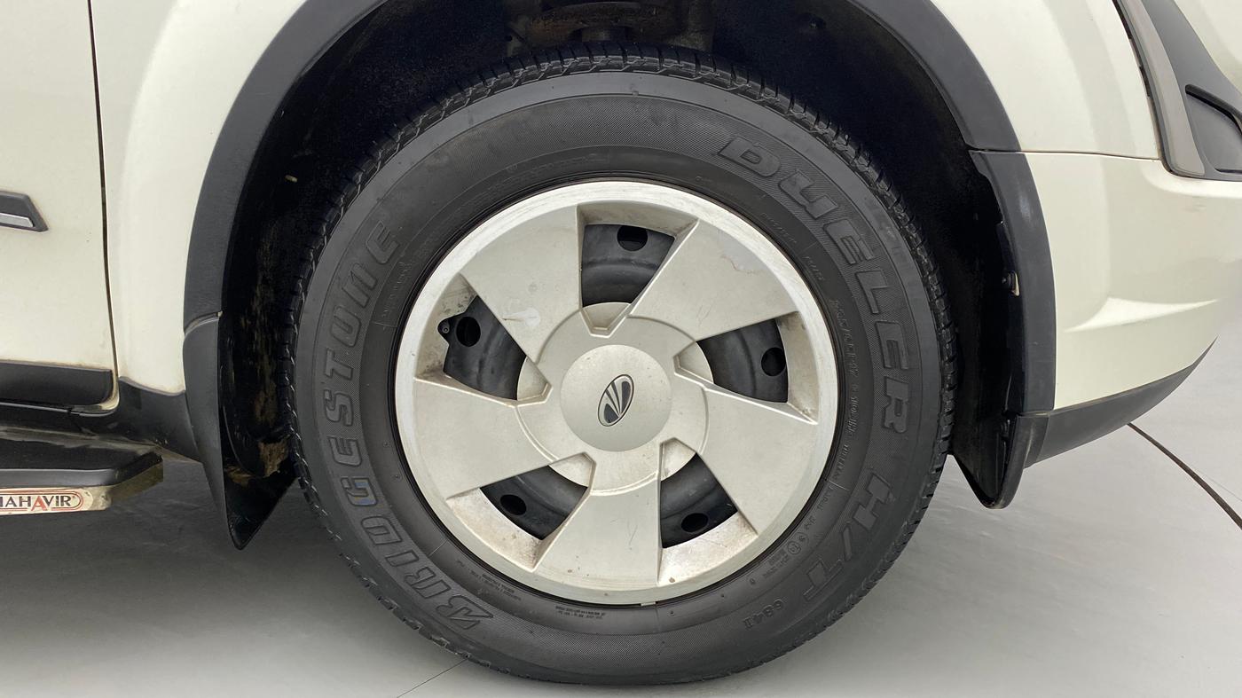 2019 Mahindra XUV500 W7, Diesel, Manual, 22,940 km, Right Front Wheel