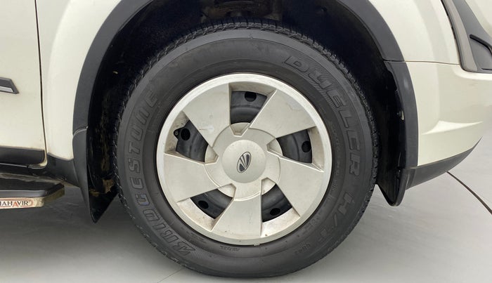 2019 Mahindra XUV500 W7, Diesel, Manual, 22,940 km, Right Front Wheel