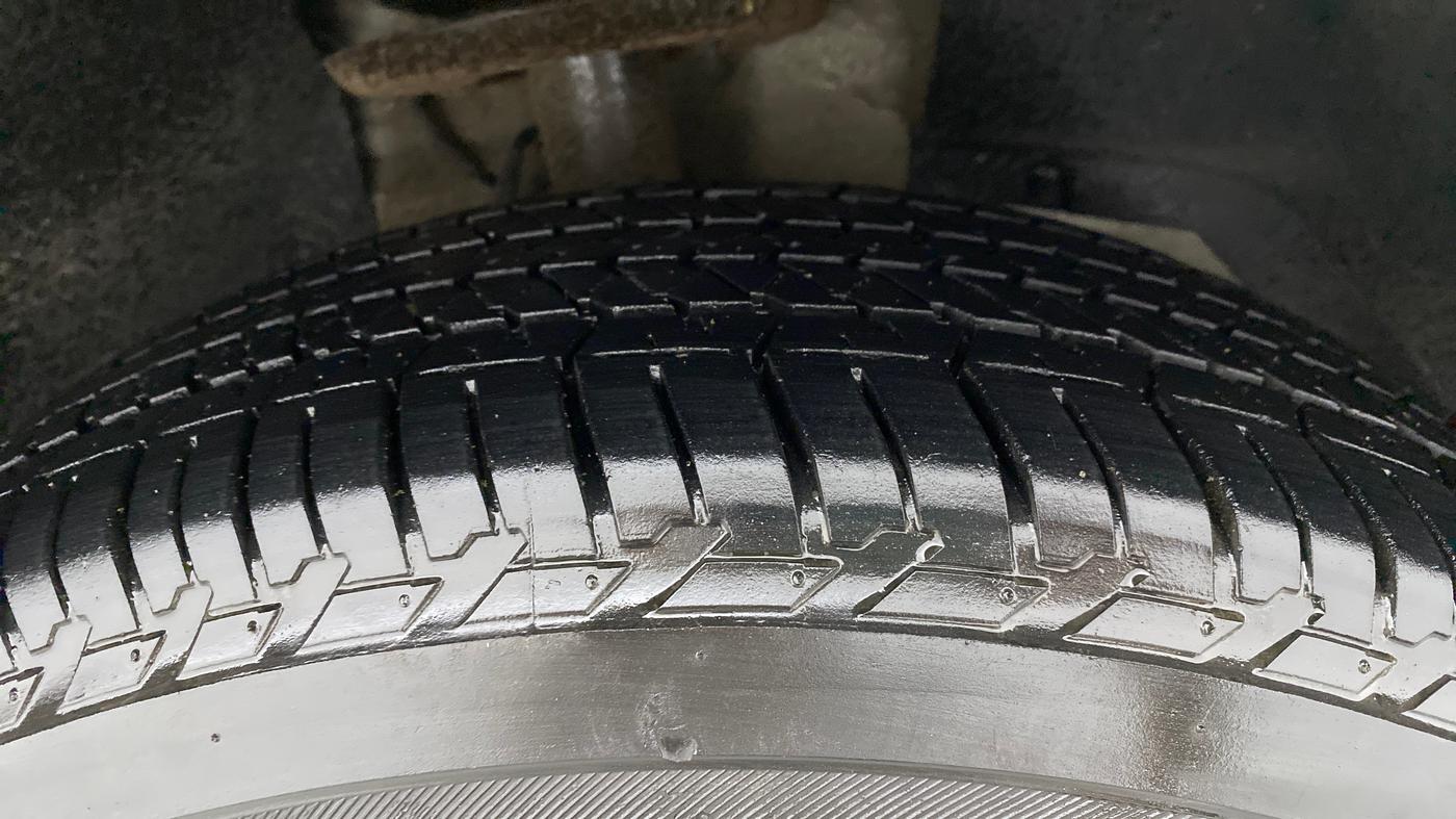 2019 Mahindra XUV500 W7, Diesel, Manual, 22,940 km, Right Front Tyre Tread