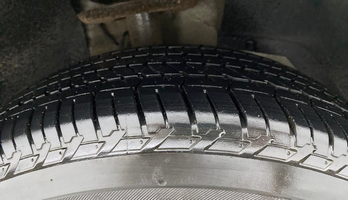 2019 Mahindra XUV500 W7, Diesel, Manual, 22,940 km, Right Front Tyre Tread