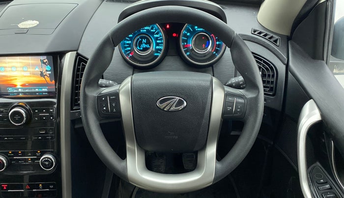 2019 Mahindra XUV500 W7, Diesel, Manual, 22,940 km, Steering Wheel Close Up