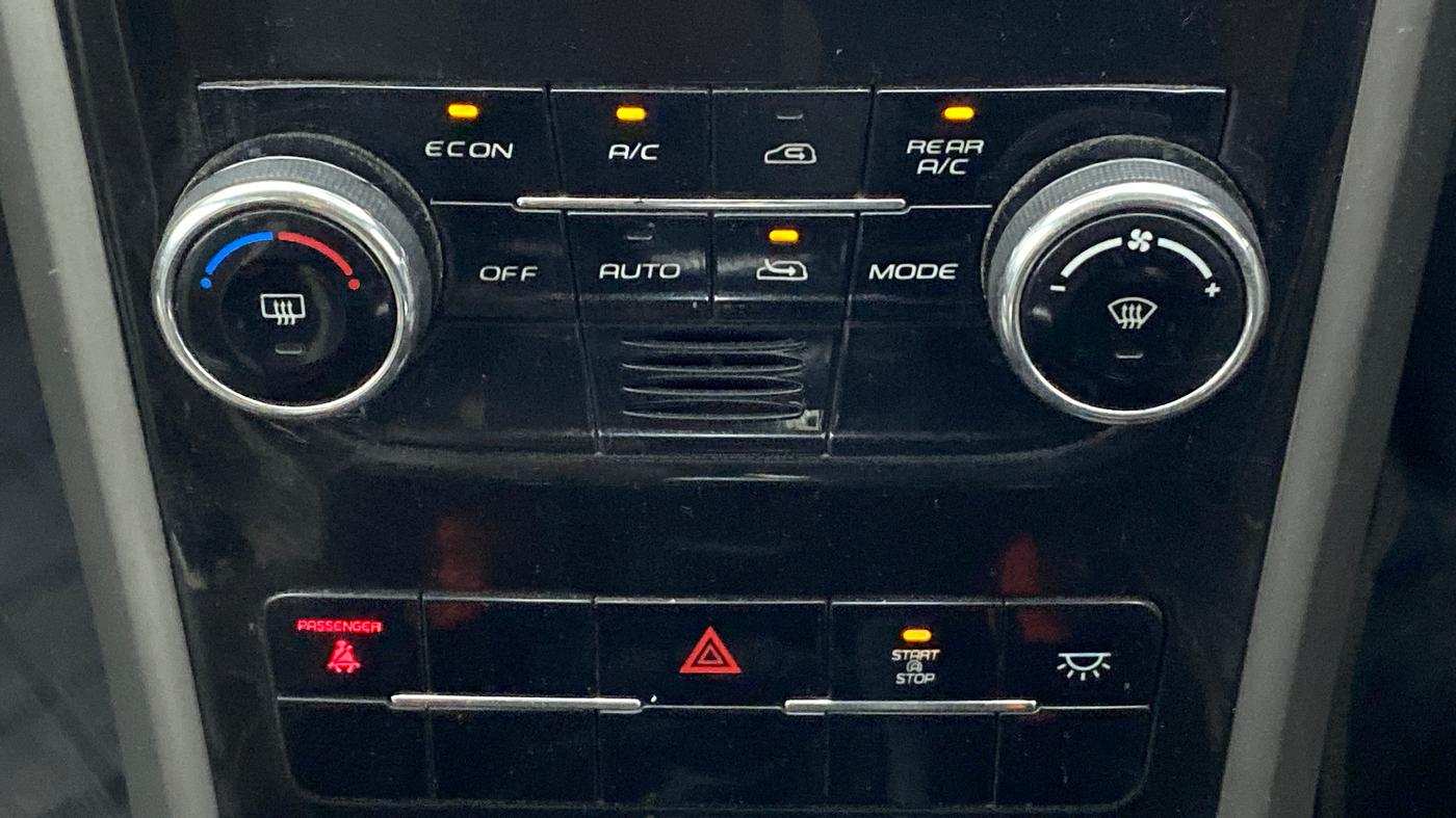 2019 Mahindra XUV500 W7, Diesel, Manual, 22,940 km, Automatic Climate Control