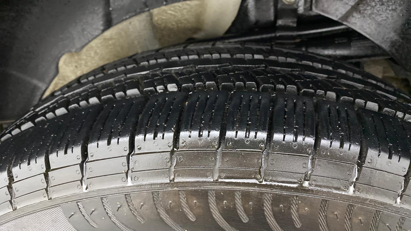 2019 Mahindra XUV500 W7, Diesel, Manual, 22,940 km, Left Rear Tyre Tread