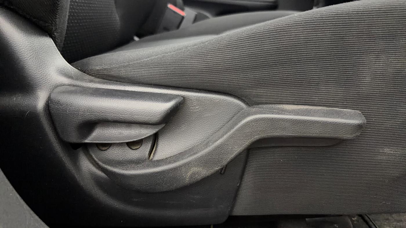 2017 Honda BR-V 1.5L I-VTEC V CVT, Petrol, Automatic, 61,216 km, Driver Side Adjustment Panel