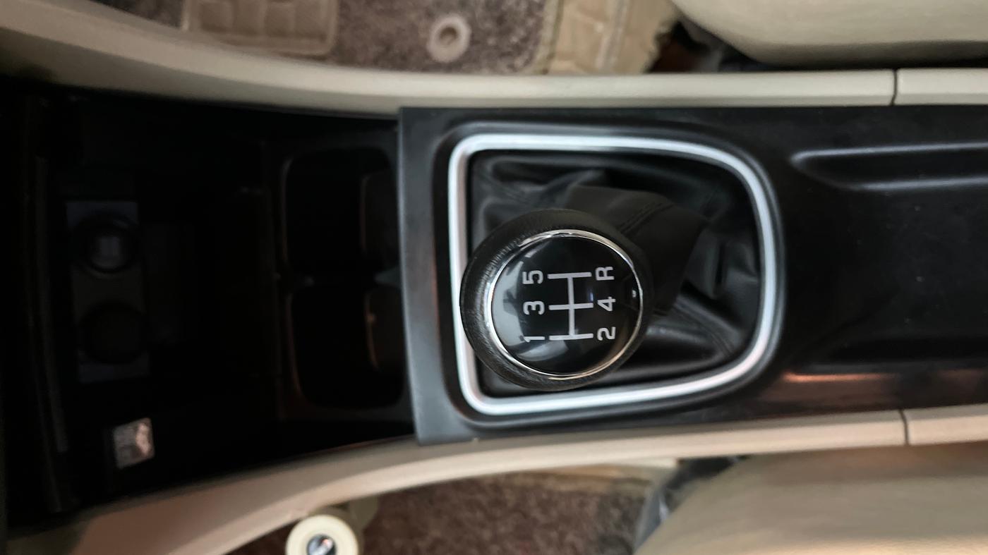 2021 Maruti Ciaz ZETA 1.5 SHVS MT PETROL, Petrol, Manual, 33,704 km, Gear Lever