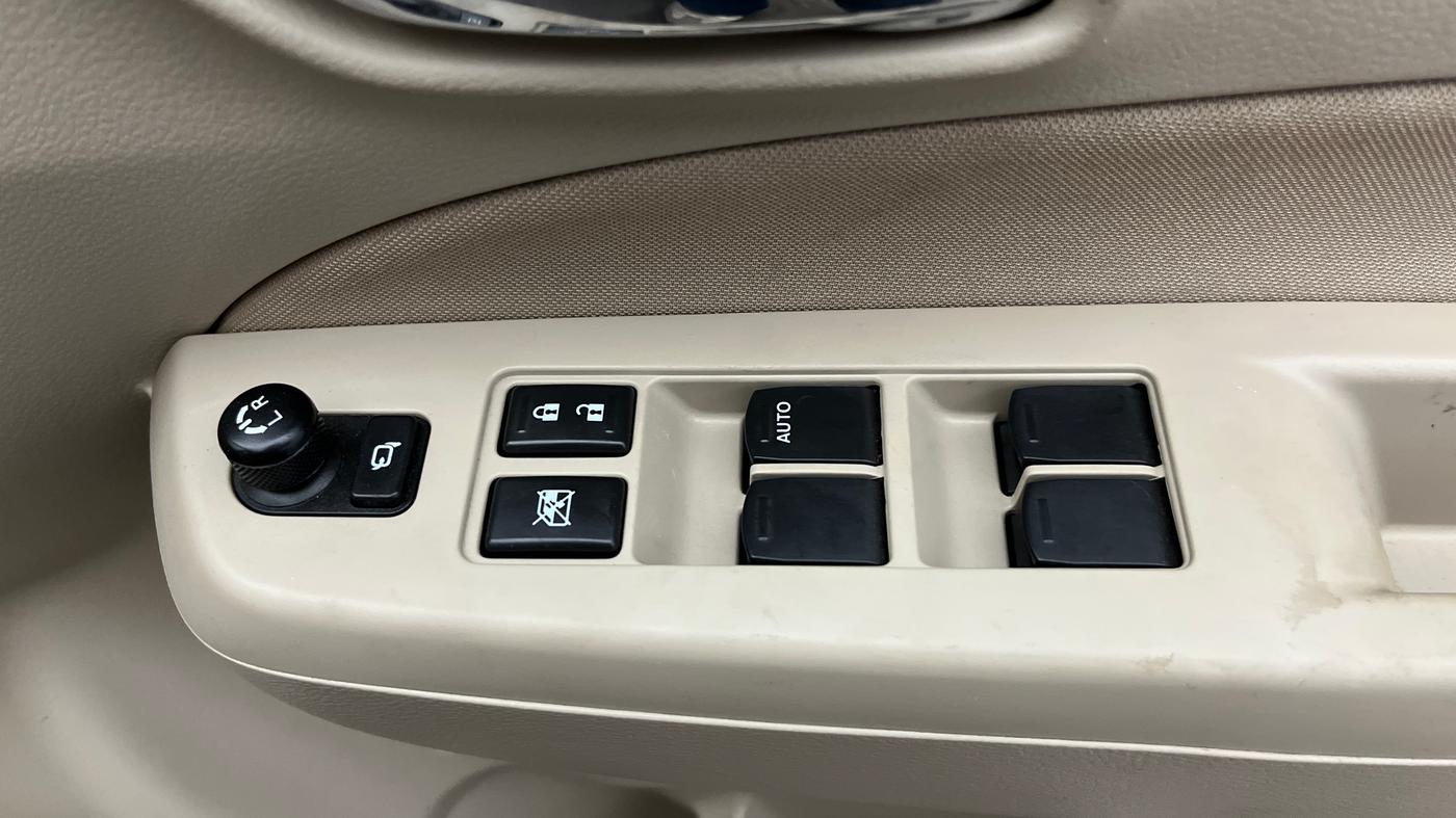 2021 Maruti Ciaz ZETA 1.5 SHVS MT PETROL, Petrol, Manual, 33,704 km, Driver Side Door Panels Control