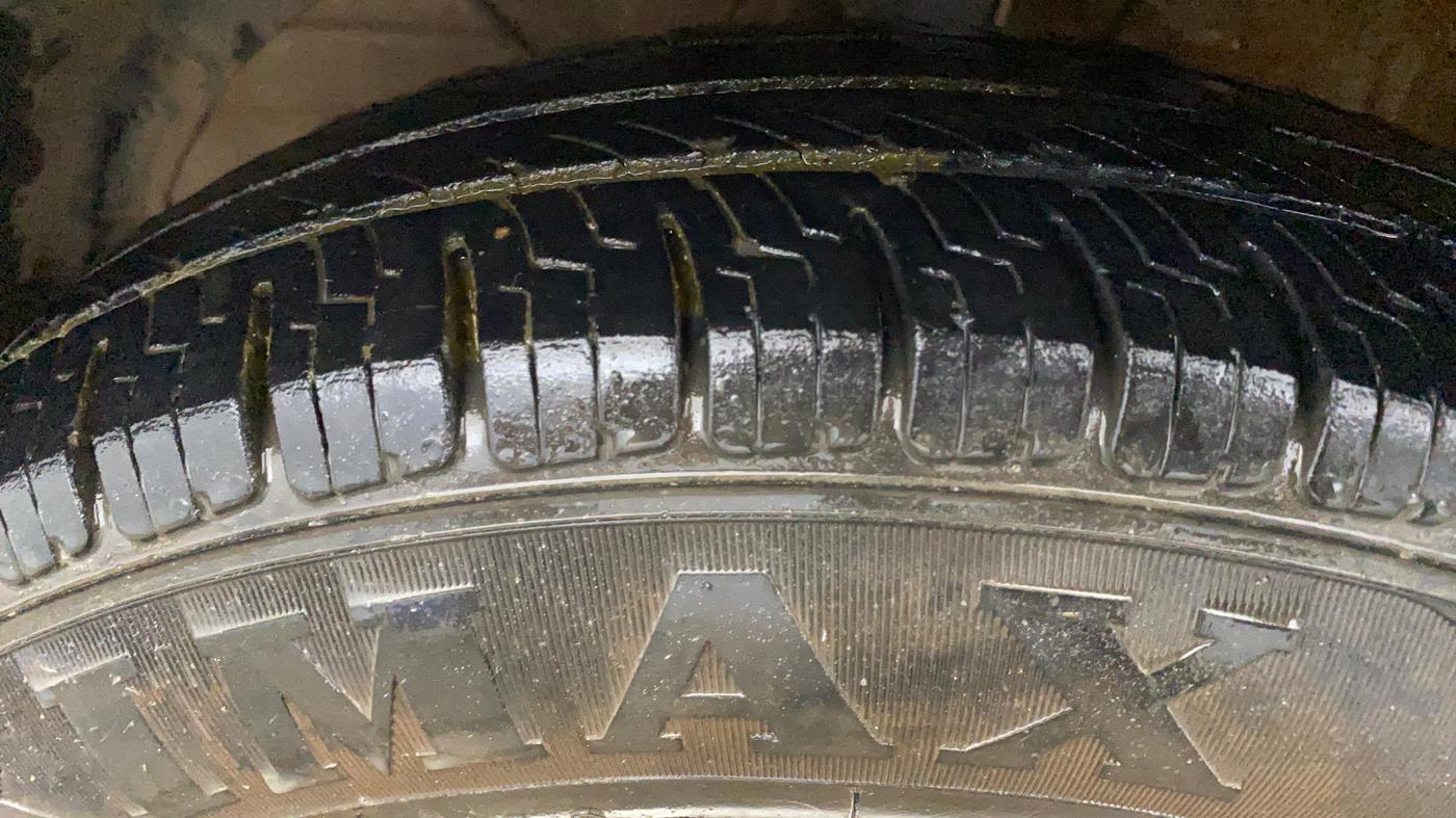 2019 Maruti Swift VXI, Petrol, Manual, 1,19,266 km, Left Front Tyre Tread