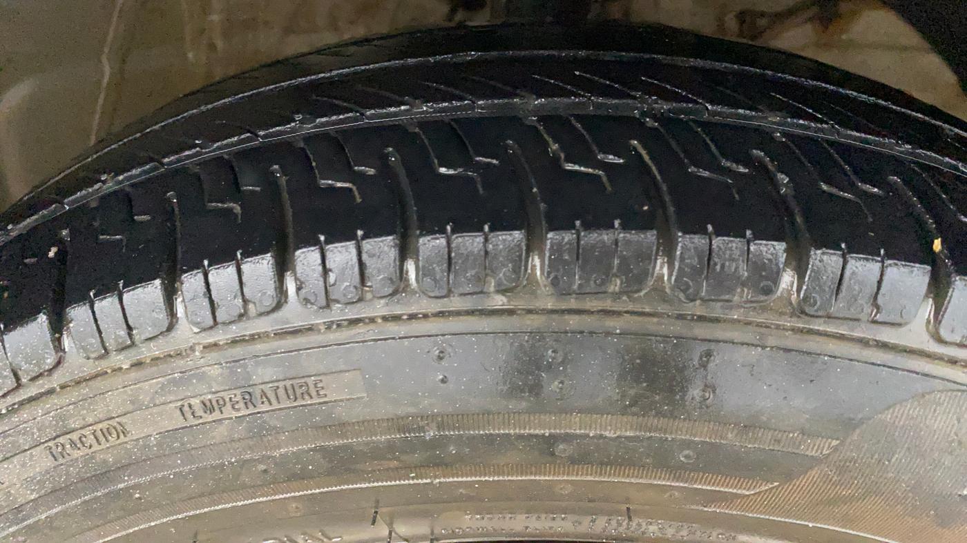 2019 Maruti Swift VXI, Petrol, Manual, 1,19,266 km, Right Front Tyre Tread